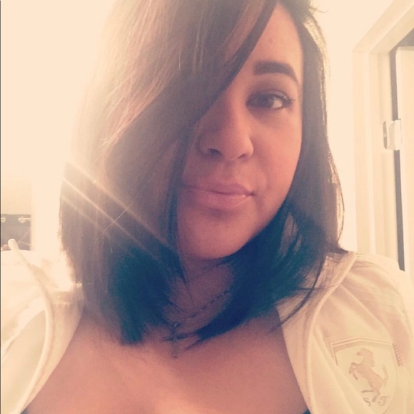 Meet your Posher, Lilia - Picture 1 of 1